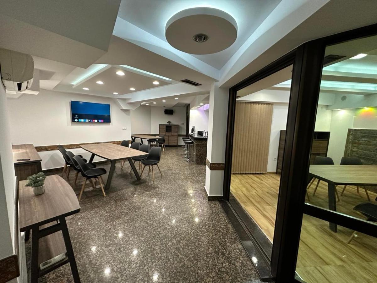 Хотел Аврора Haskovo Exterior foto